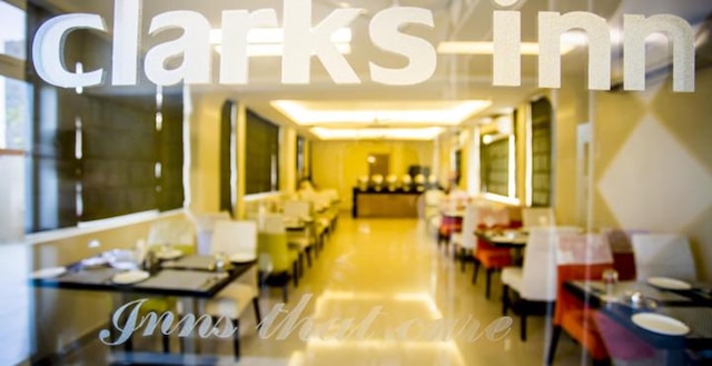 クラークス イン ネール プレイス