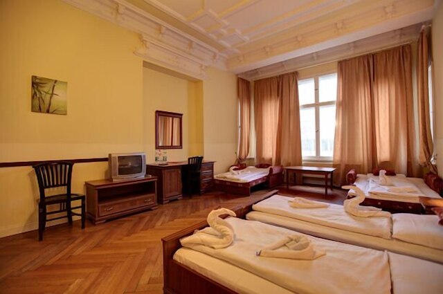 ホテル ペンション ベルンスュタイン