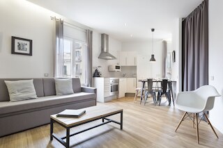 アミスター アパートメンツ