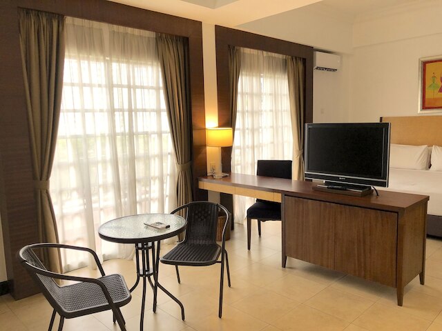 フラミンゴ ホテル バイ ザ レイク