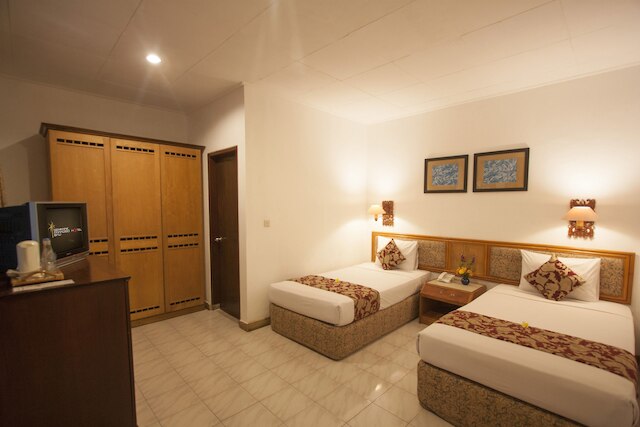 スミニャック パラディソ ホテル