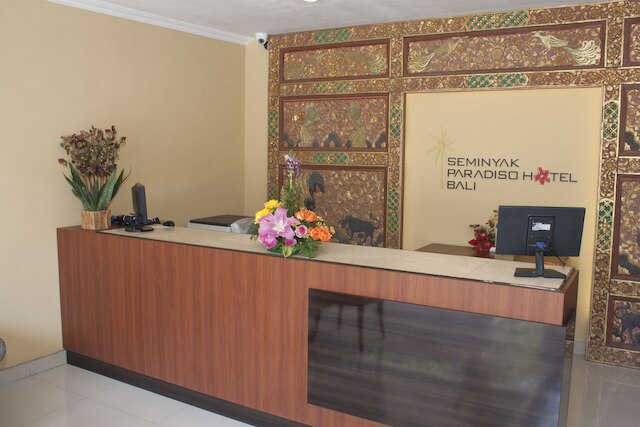 スミニャック パラディソ ホテル