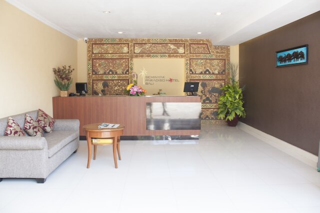 スミニャック パラディソ ホテル