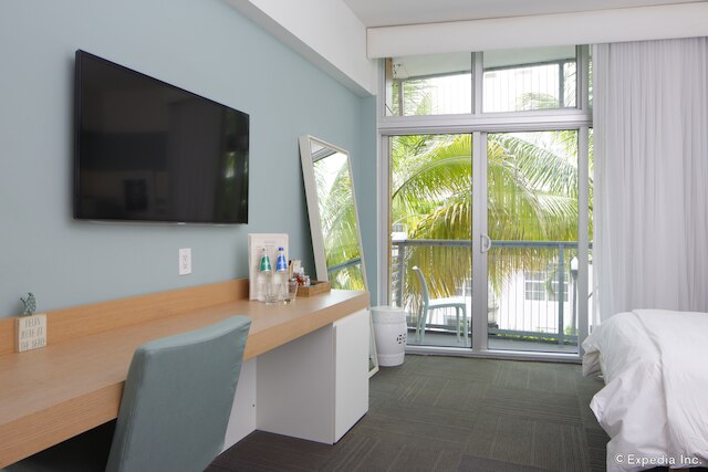 ザ ローカル ハウス