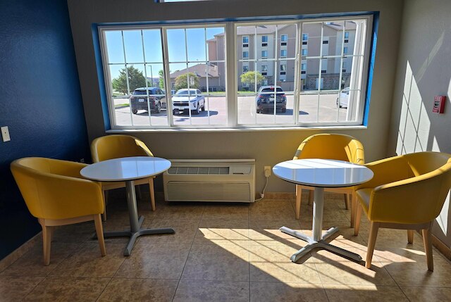 マイクロテル イン & スイーツ バイ ウィンダム カウンシル ブラフ / オマハ