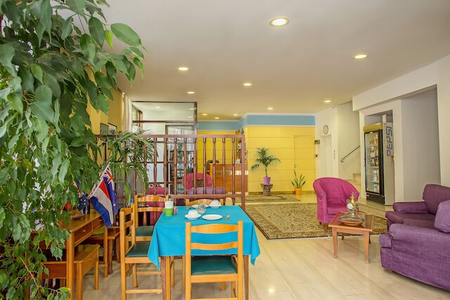 ネフェリ ホテル