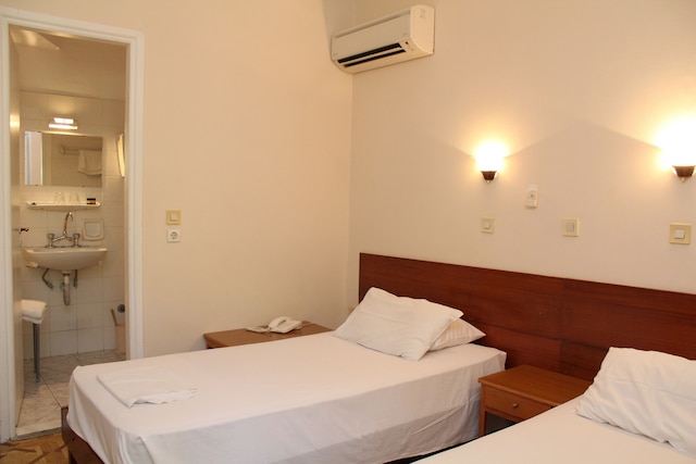 ネフェリ ホテル