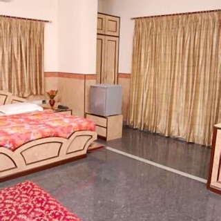 ホテル スリヤ インターナショナル