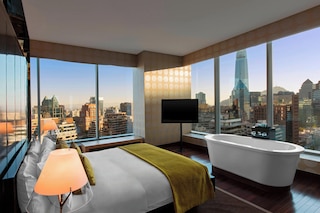 W サンティアゴ