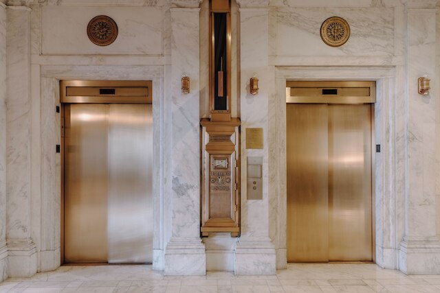 リバー ホテル (鼎川大飯店)