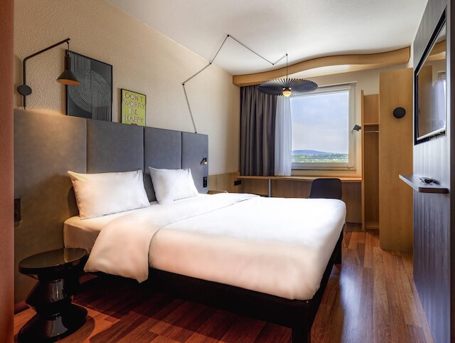 ホテル イビス フリードリッヒスハーフェン エアポート メッセ