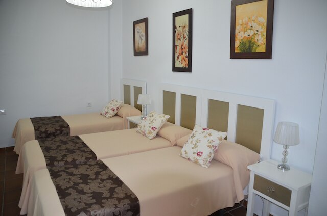 ホテル ドニャ リナ