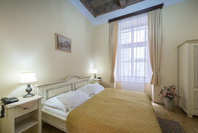 ホテル ツェルニー スロン