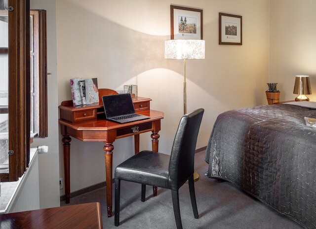 アウルス by アドレズ リビング