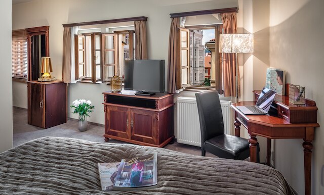 アウルス by アドレズ リビング