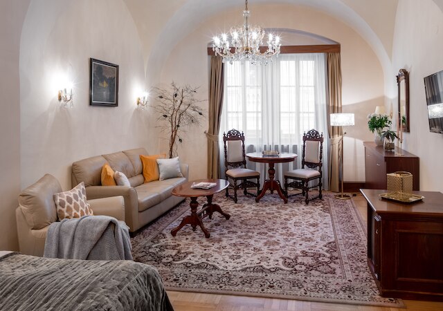 アウルス by アドレズ リビング