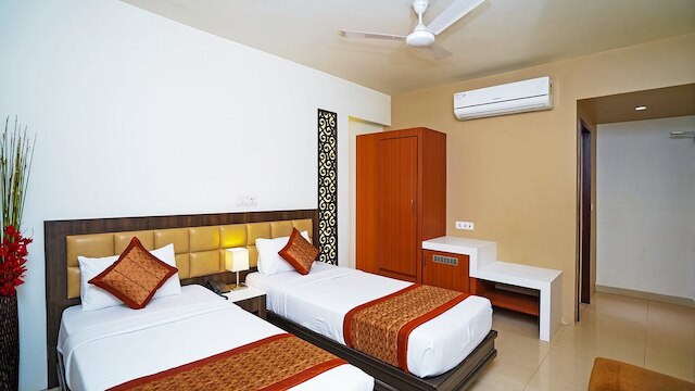 ホテル プージャ パレス