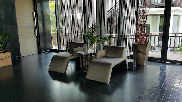 Z スルー バイ ザ ザイン