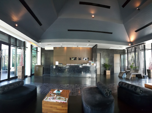 Z スルー バイ ザ ザイン