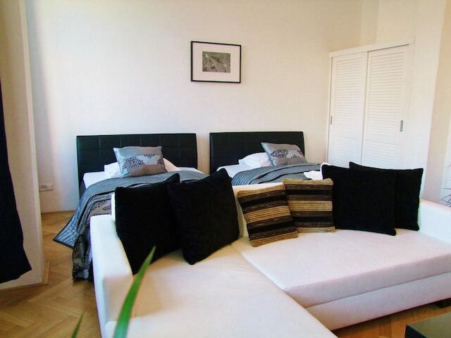 オールド タウン スクエア アパートメンツ