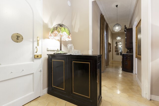 AinB ボーン ヴィア ライエターナ