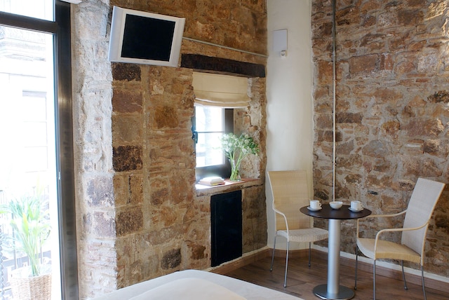 AinB ピカソ コルデルス アパートメンツ