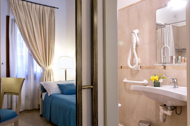 アッラ ヴィーテ ドラータ