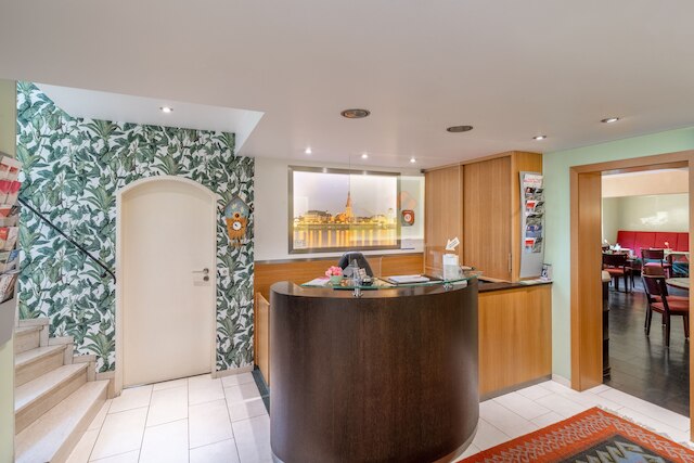 ホテル アローザ - デュッセルドルフ オーベルカッセル