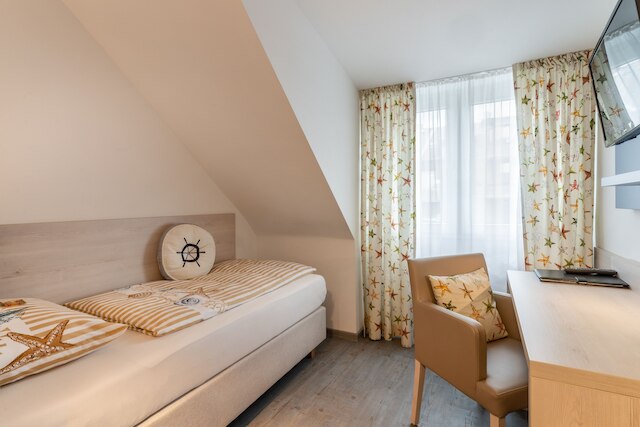 ホテル アローザ - デュッセルドルフ オーベルカッセル