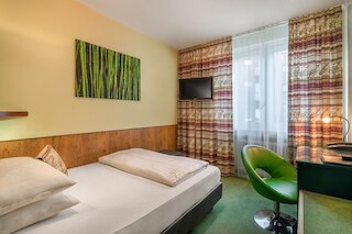 ホテル アローザ - デュッセルドルフ オーベルカッセル