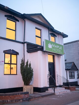 ザ メープル ホテル