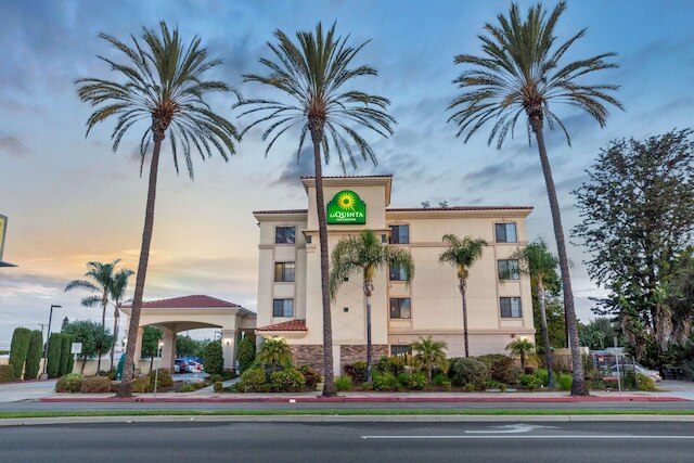 ラ キンタ イン & スイーツ バイ ウィンダム ネー ロング ビーチ / サイプレス