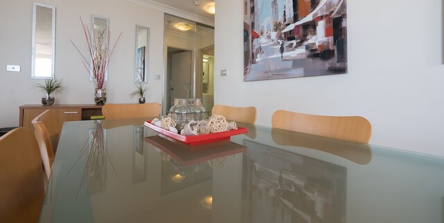 アレクサンダー ホリデイ アパートメンツ