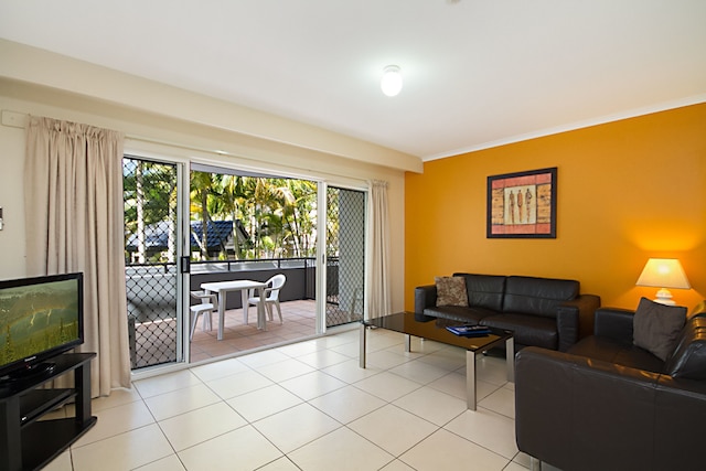 ブルー ウォーターズ アパートメンツ