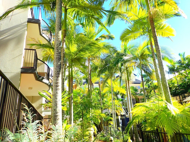 ブルー ウォーターズ アパートメンツ