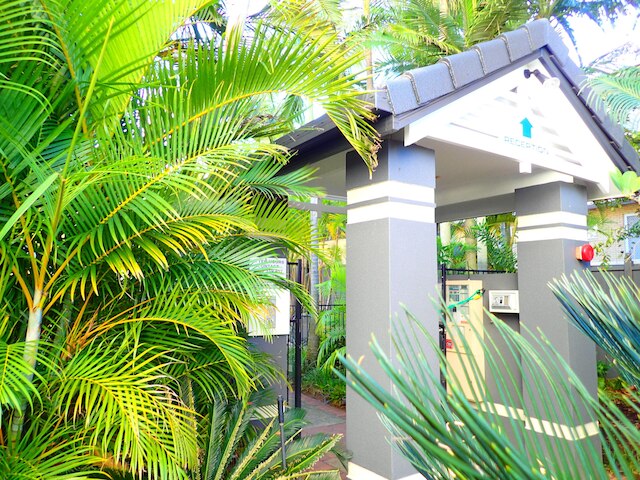 ブルー ウォーターズ アパートメンツ