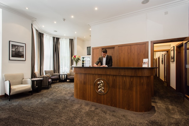 プレジデンシャル アパートメンツ - ケンジントン