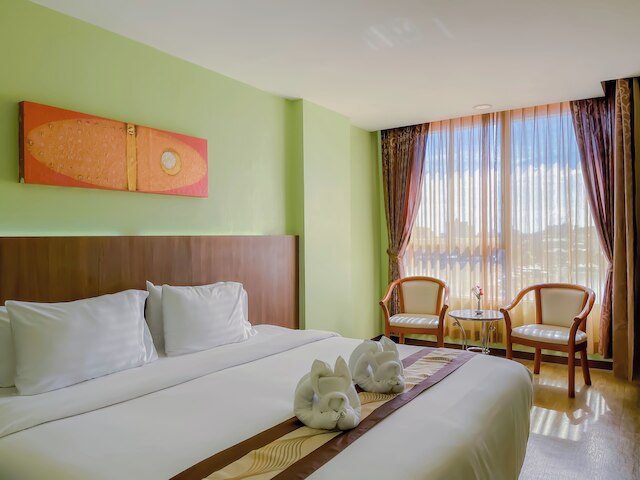 イースタン グランド パレス