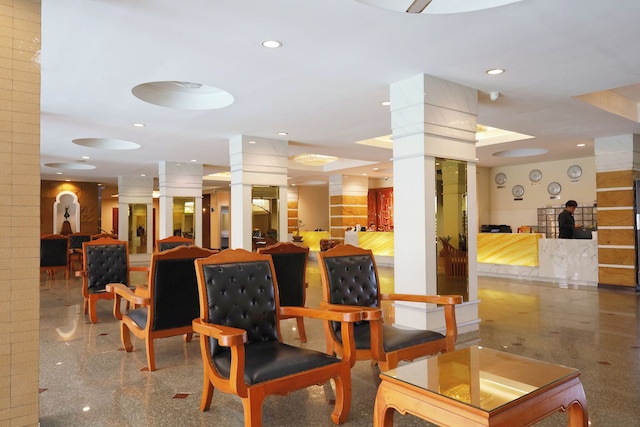 イースタン グランド パレス