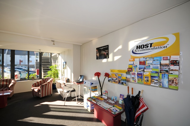 シティ セントラル モーテル アパートメンツ