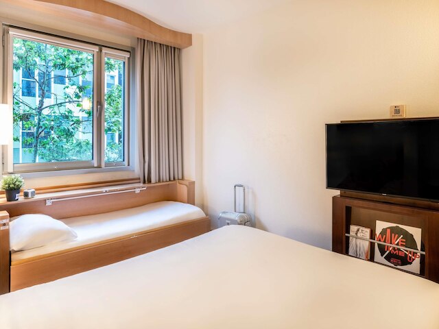 イビス バルセロナ グローリエズ 22