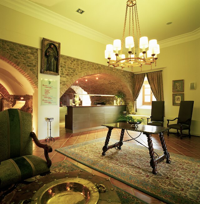 パラドール デ サント ドミンゴ ベルナルド デ フレスネダ