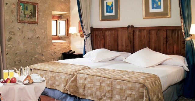 パラドール デ サント ドミンゴ ベルナルド デ フレスネダ