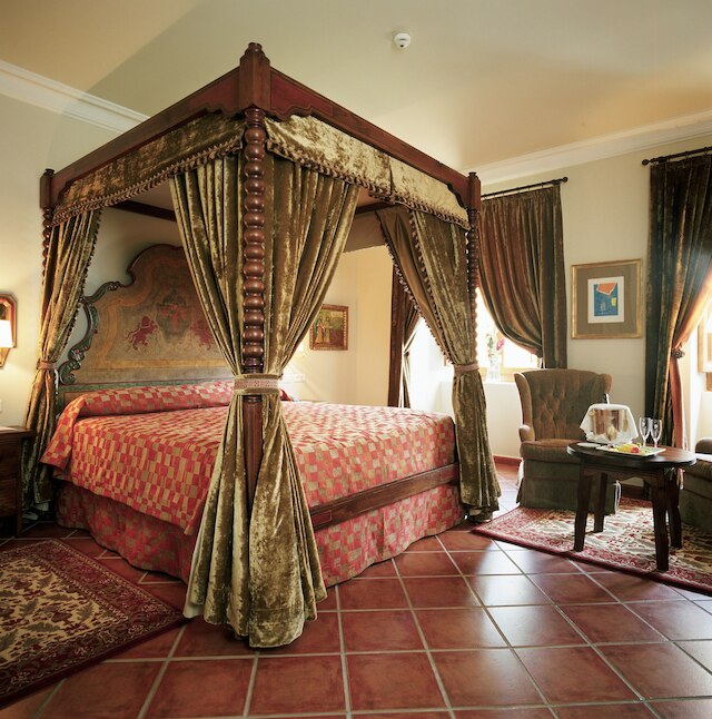 パラドール デ サント ドミンゴ ベルナルド デ フレスネダ