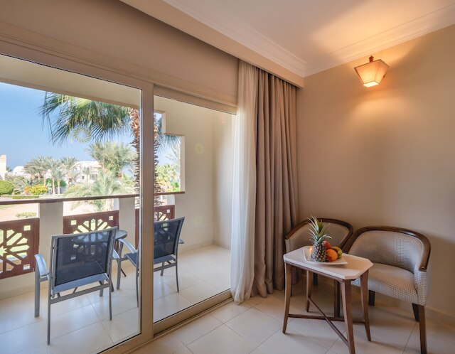 セレニティ アルファ ビーチ