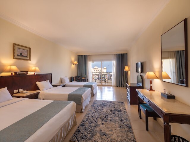 セレニティ アルファ ビーチ