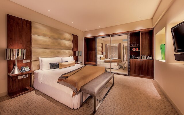 シティ オブ ドリームス - ザ カウントダウン ホテル