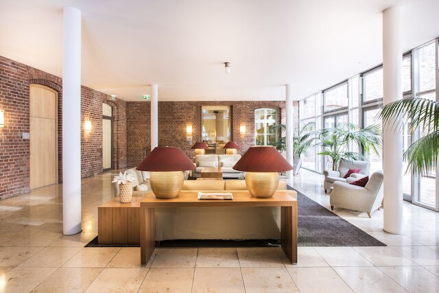 ホテル コレギウム レオニナム