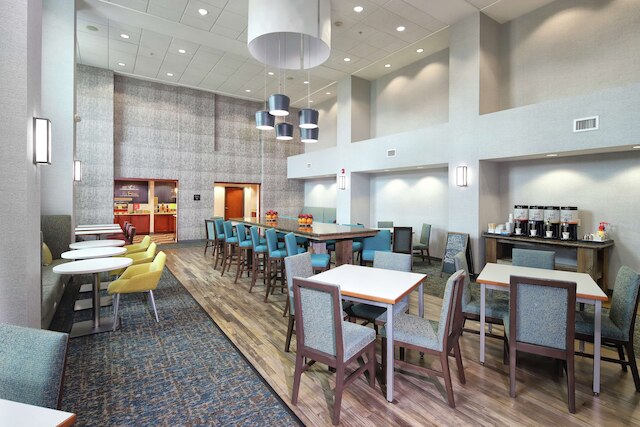 ハンプトン イン & スイーツ ツーソン イースト / ウィリアムズ センター