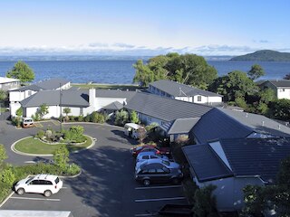 ワイ オラ レイクサイド スパ リゾート